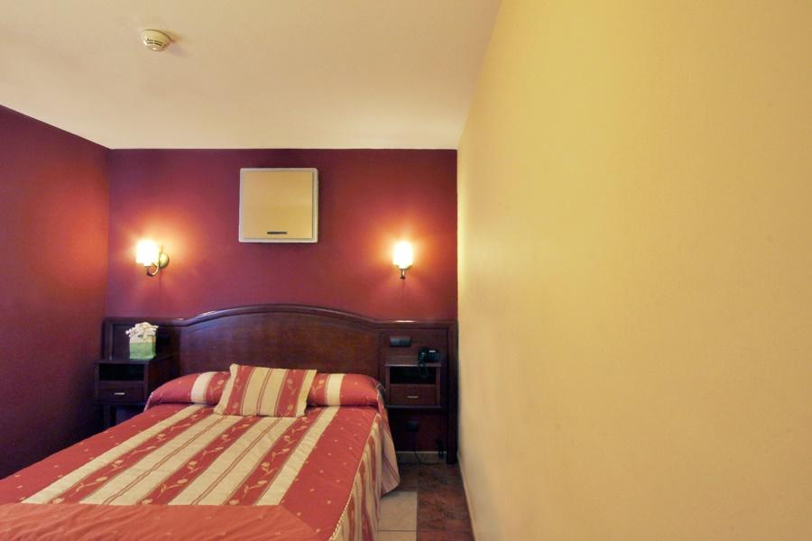 Hotel Puerta De Javalambre La Puebla De Valverde Exterior foto